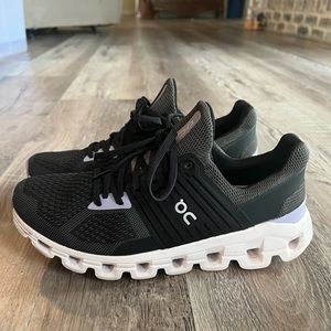 On cloud Cloud Swift shoes.